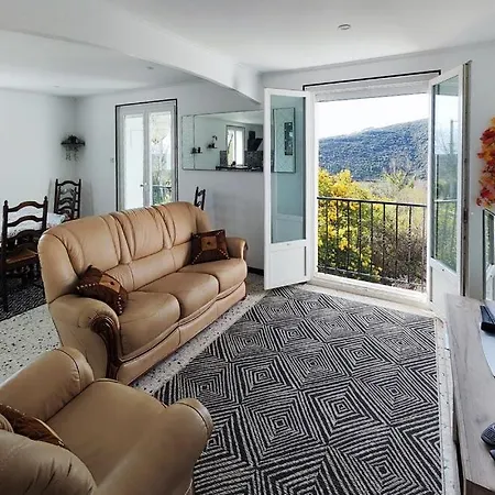 Casa vacanze Maison Calme Avec Vue Sur Les Collines Environnantes