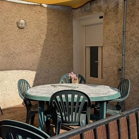 Maison Calme Avec Vue Sur Les Collines Environnantes